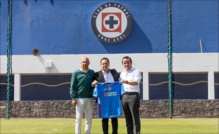 El presidente de la Liga MX se reúne con la directiva de Cruz Azul para revisar avances del FAN ID