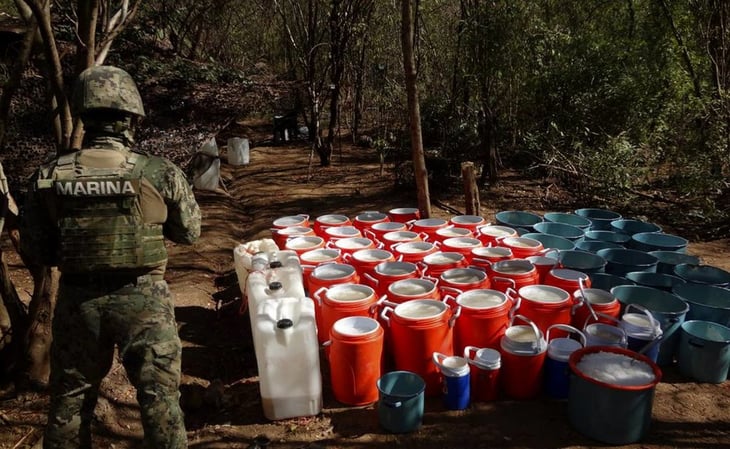Hallan 4 laboratorios clandestinos en Sinaloa; incautan materia para 7 toneladas de metanfetaminas