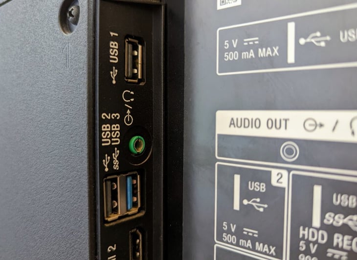 Para qué sirven los puertos USB que están detrás de los televisores