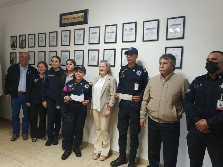 Premian a policías recién egresados de academia regional en PN