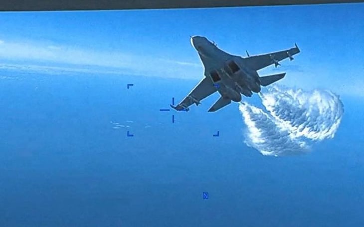 EU difunde imágenes de su dron estrellándose con el caza ruso en el Mar Negro