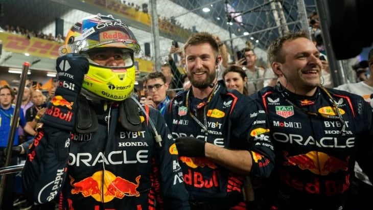 Checo Pérez: Periodista señala que Red Bull apoya a Max Verstappen