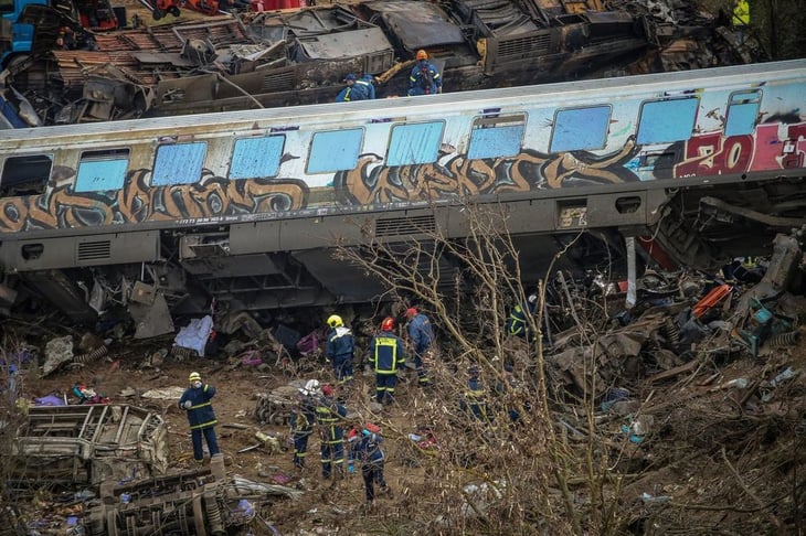 Reanudan servicio ferroviario en Grecia tras desastre que dejó 57 muertos