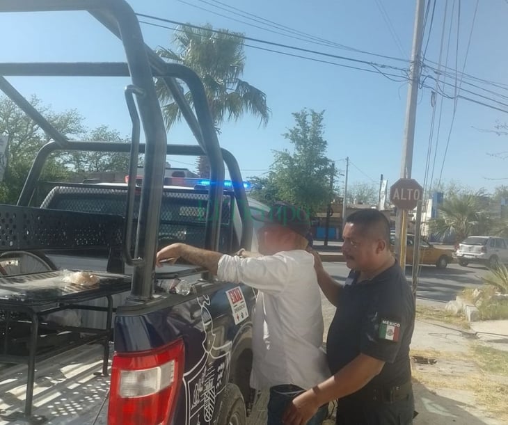 Limpiaparabrisas pone en riesgo a conductores en la colonia Guadalupe de Monclova