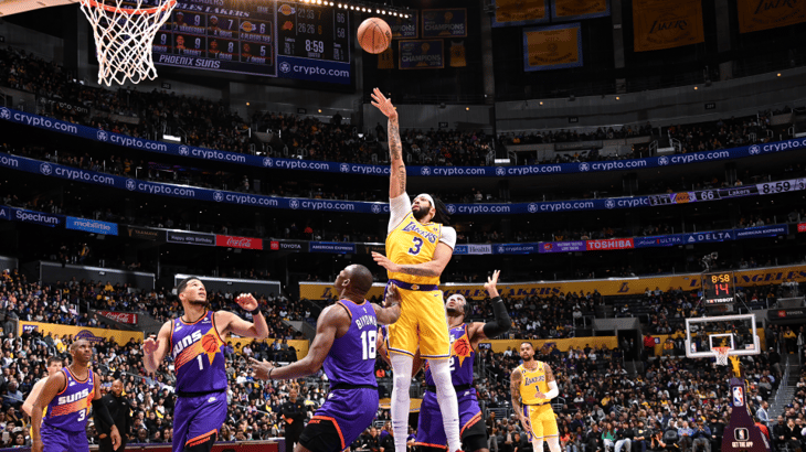Los Lakers se inventan un 'Big Three' para tumbar a los Suns
