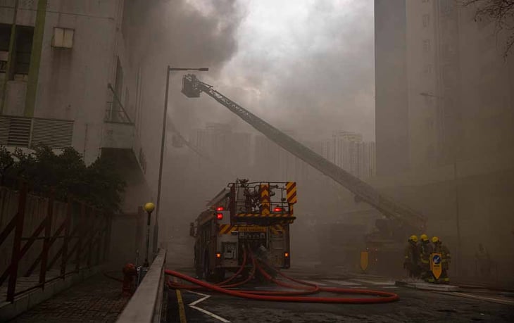 En Hong Kong incendio obliga a evacuar a 3 mil 400 personas 
