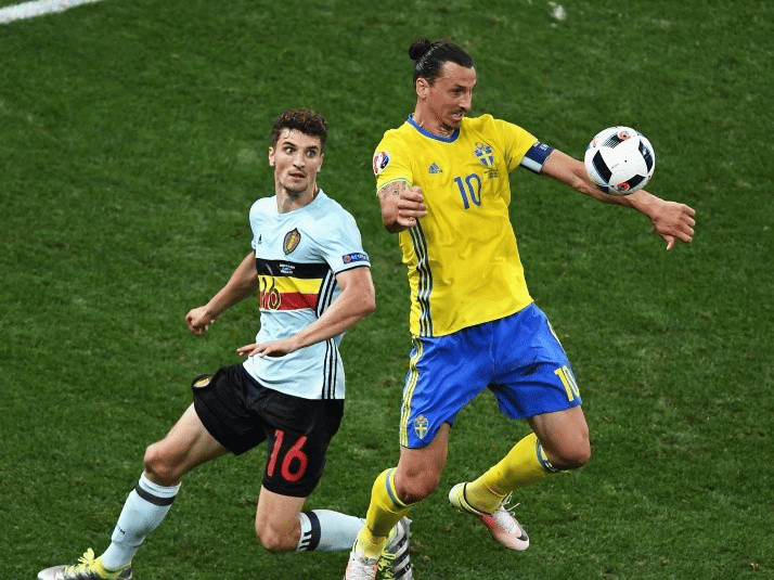 Bélgica aplasta a Suecia en día histórico para Ibrahimovic