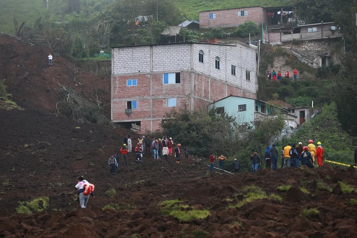 Al menos 16 muertos deja deslizamiento de tierra en Ecuador