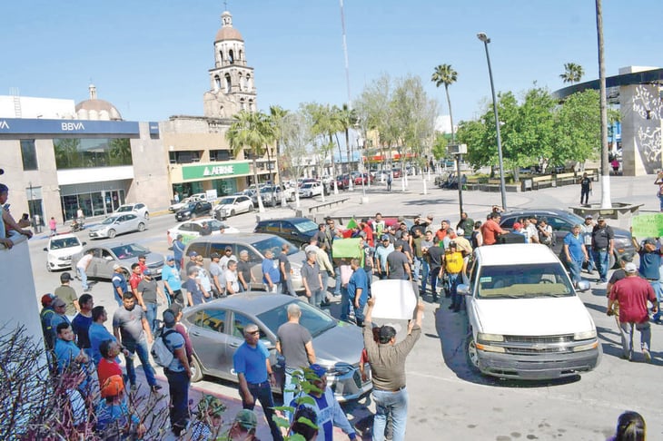 Obreros y empleados amenazan con cerrar el bulevar Pape de Monclova 