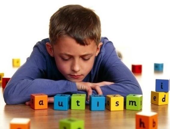 5 señales tempranas de que tu hijo puede padecer autismo