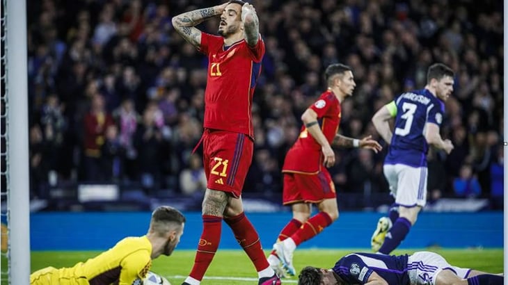 España cayó ante Escocia y perdió el liderato del Grupo A rumbo a la Euro: 2-0
