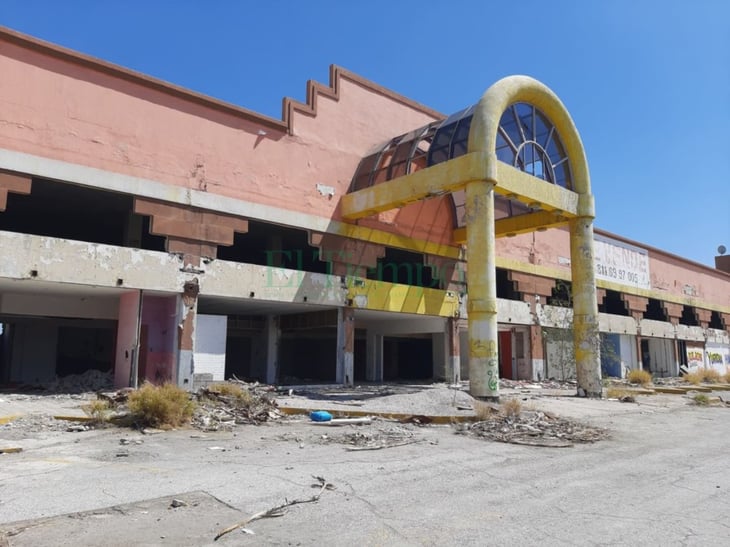 Áreas privadas en deterioro dan mal aspecto a negocios de comida en Monclova