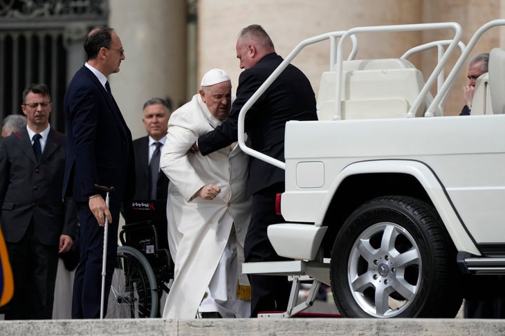 El Papa Francisco es internado por infección pulmonar; no es Covid