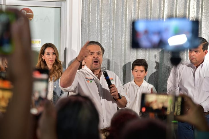 Evaristo Lenin Pérez Rivera inaugura casa de campaña en Acuña