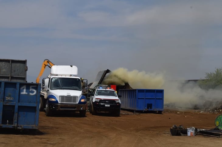 Camión 'Pa'l Kilo' arde dentro de recicladora