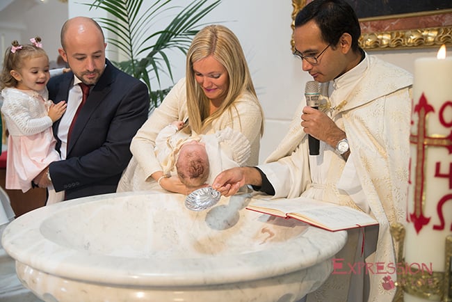 ¿Por qué son importantes los padrinos en el bautizo de la iglesia católica?