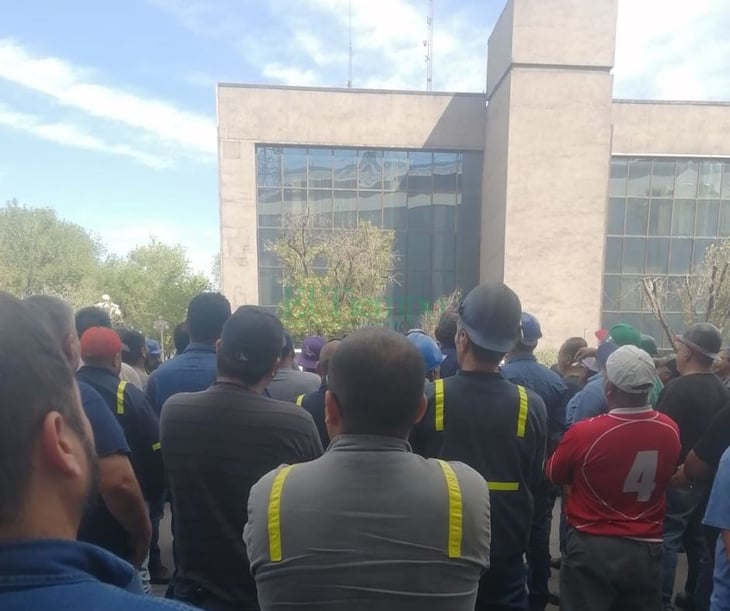 Protestan obreros de Molino Steckel en AHMSA 