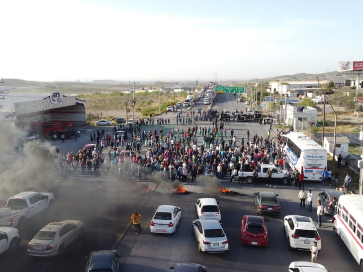 Obreros de AHMSA bloquean entrada a Región Centro y Norte  