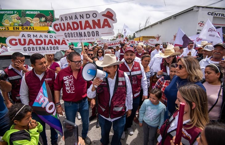Guadiana y Flores Sosa recorren la colonia 21 de Marzo en Monclova