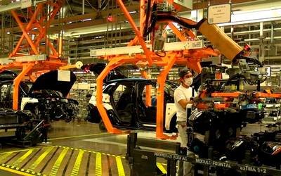 Inegi: Industria automotriz acelera en el primer trimestre 