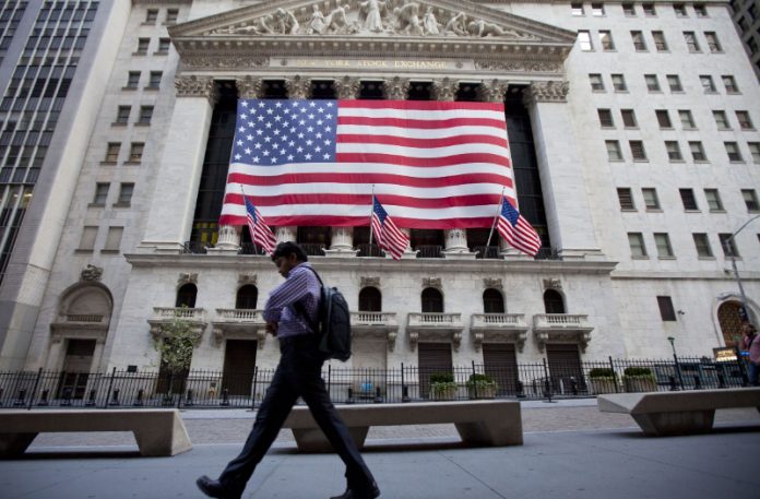 La Reserva Federal en Estados Unidos ve una 'ligera recesión' según minutas de la FED