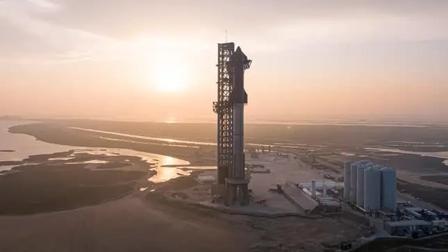 Starship, el cohete más grande del mundo, se prepara hoy para su primer vuelo