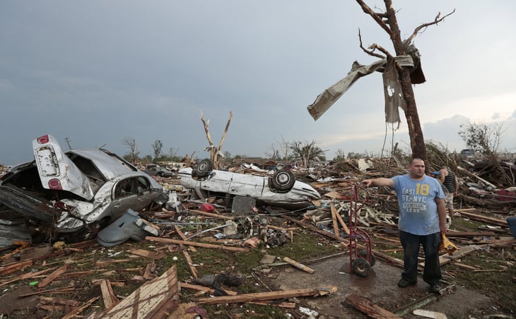 Tornados azotan Oklahoma, hay 2 muertos y viviendas afecta