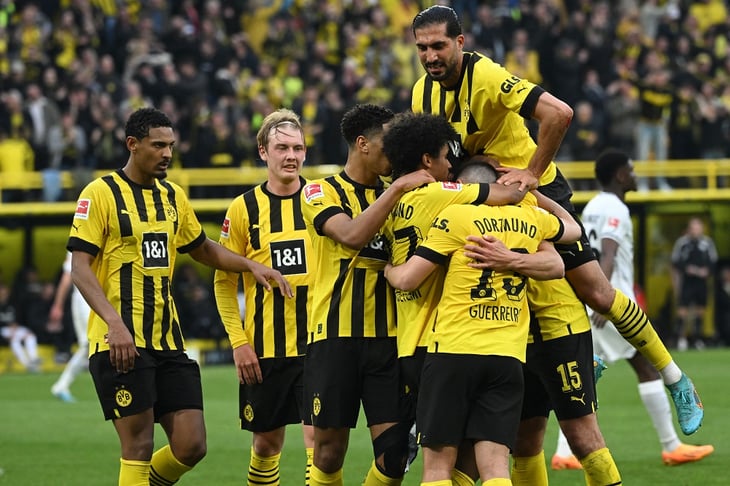 El Dortmund golea, asalta el liderato y se permite soñar