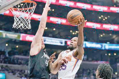 Suns dejan a Clippers al borde de la eliminación en la NBA