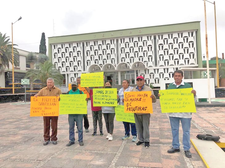 20 abuelitos exigen pensión al IMSS y se plantan a las afueras de la Clínica 7