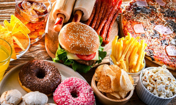 ¿Qué le pasa a nuestro cuerpo cuando consumimos comida basura? Te contamos
