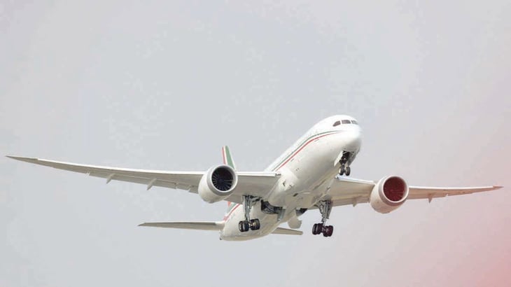 El avión presidencial deja México tras venta a Asia