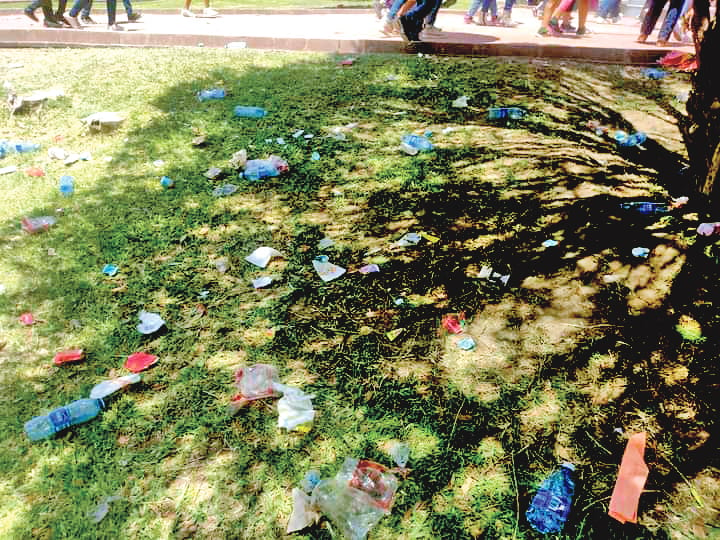 Ciudadanos hacen caso omiso a tirar basura en Xochipilli 