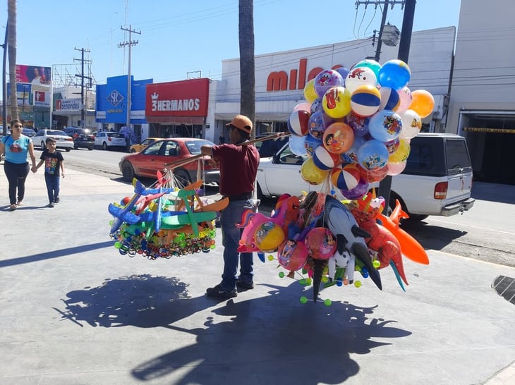Ambulantes alargaron su jornada ante los festejos del Día del Niño