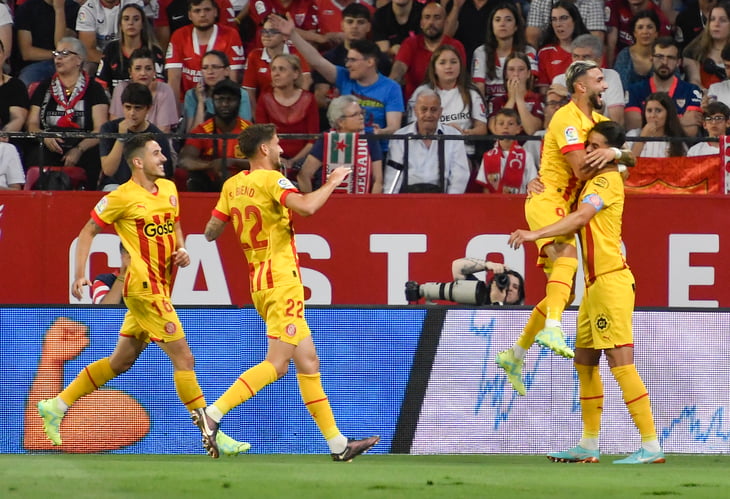 Sin el Tecatito Corona, el Sevilla cayó en casa ante el Girona: 2-0
