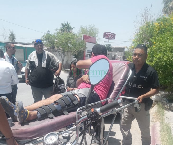 Conductora arrolla a motociclista en la colonia Chinameca de Monclova