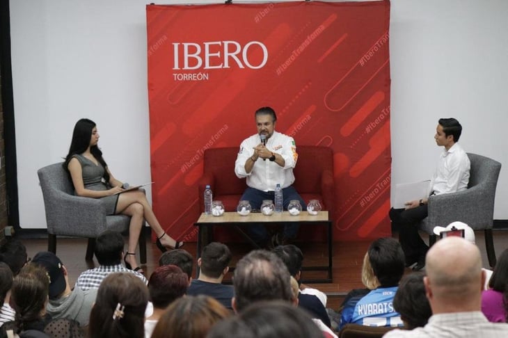 En Diálogos por Coahuila presenta Lenin Pérez sus propuestas ante universitarios 