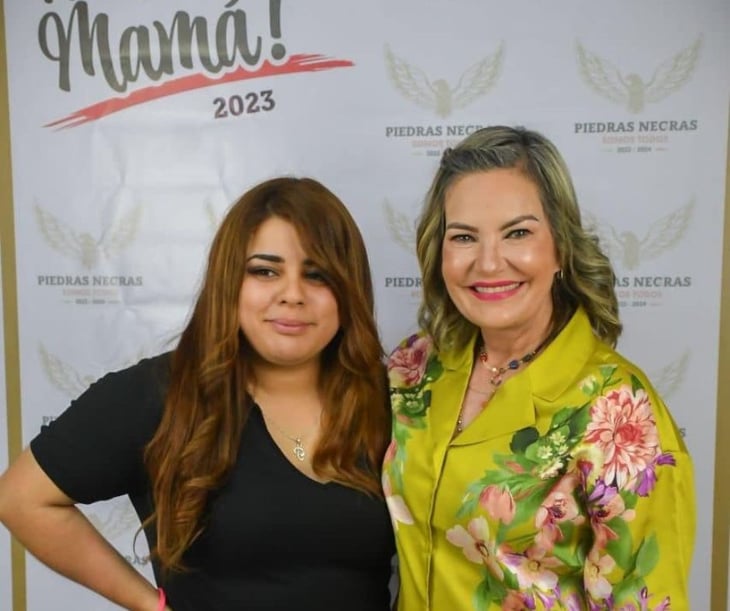 Norma Treviño felicita a las Madres en su día especial