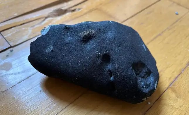 Un posible meteorito cayó dentro de una casa habitada en Nueva Jersey