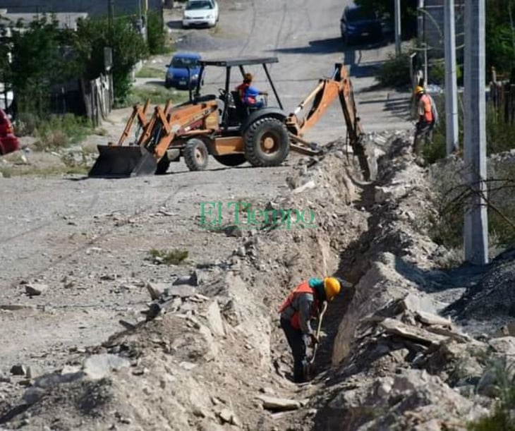Municipio supervisa obra de construcción de red de agua en la colonia Monte Viejo