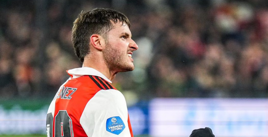 ¡Santiago Giménez se queda! Revela presidente del Feyenoord que no ha recibido ofertas por el futbolista