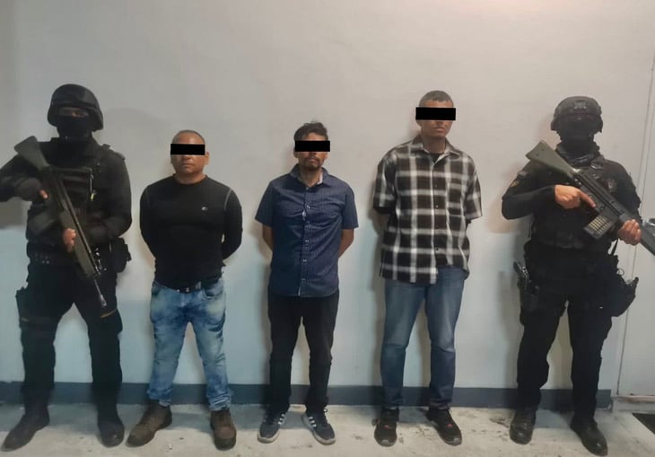 Caen 3 hombres con armas y droga en el centro de Monterrey 