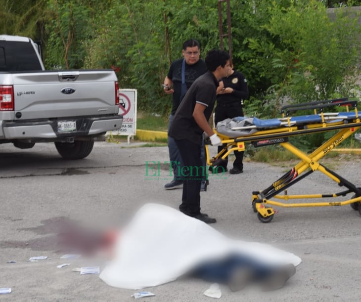 Cabalgata de La Cruz acaba en tragedia; se mata joven al caer de camioneta 
