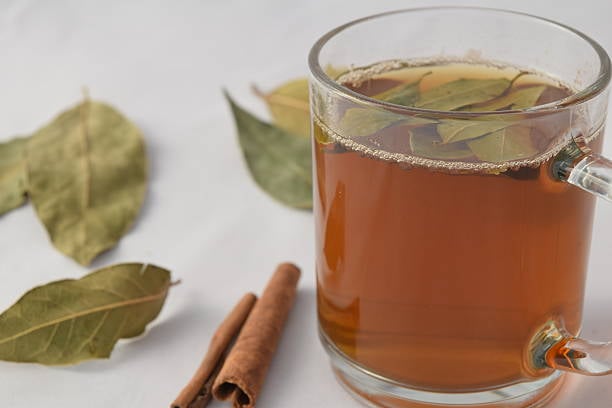 7 beneficios en la salud del té de hojas de laurel