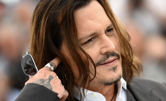 Reaparición de Johnny Depp en Cannes causa revuelo por sus dientes, ¿qué le pasó?