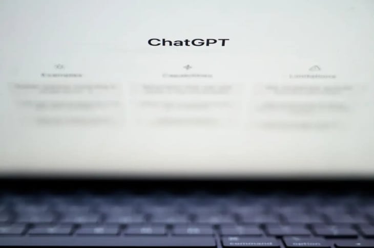 Apple restringe a sus empleados el uso de ChatGPT por miedo a fugas de datos