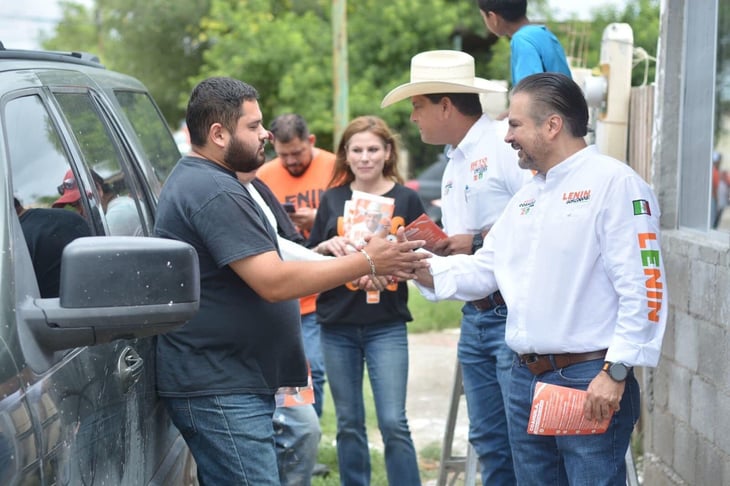 Coahuila necesita de sus jóvenes, afirma Lenin Pérez en colonias de Acuña  