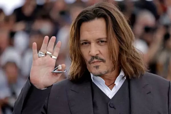 Johnny Depp se aleja de las fiestas en el Festival de Cannes