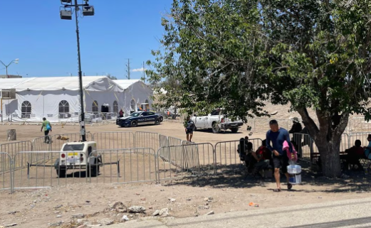 Abren campamento migrante en Ciudad Juárez; arriban en el primer día 243 personas