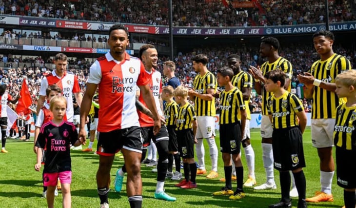 El Feyenoord de Santiago Giménez cerró la temporada con derrota ante el Vitesse